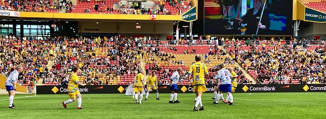 奇尔维尔：查洛巴是最被低估的球员，他的控球能力很出色.